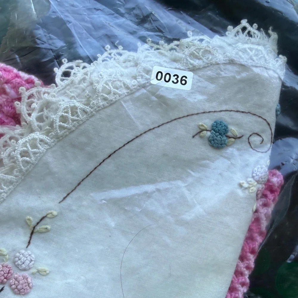 Vintage Embroidered Butterfly Lace Doilies Set of 3 White Blue Pink Floral‎